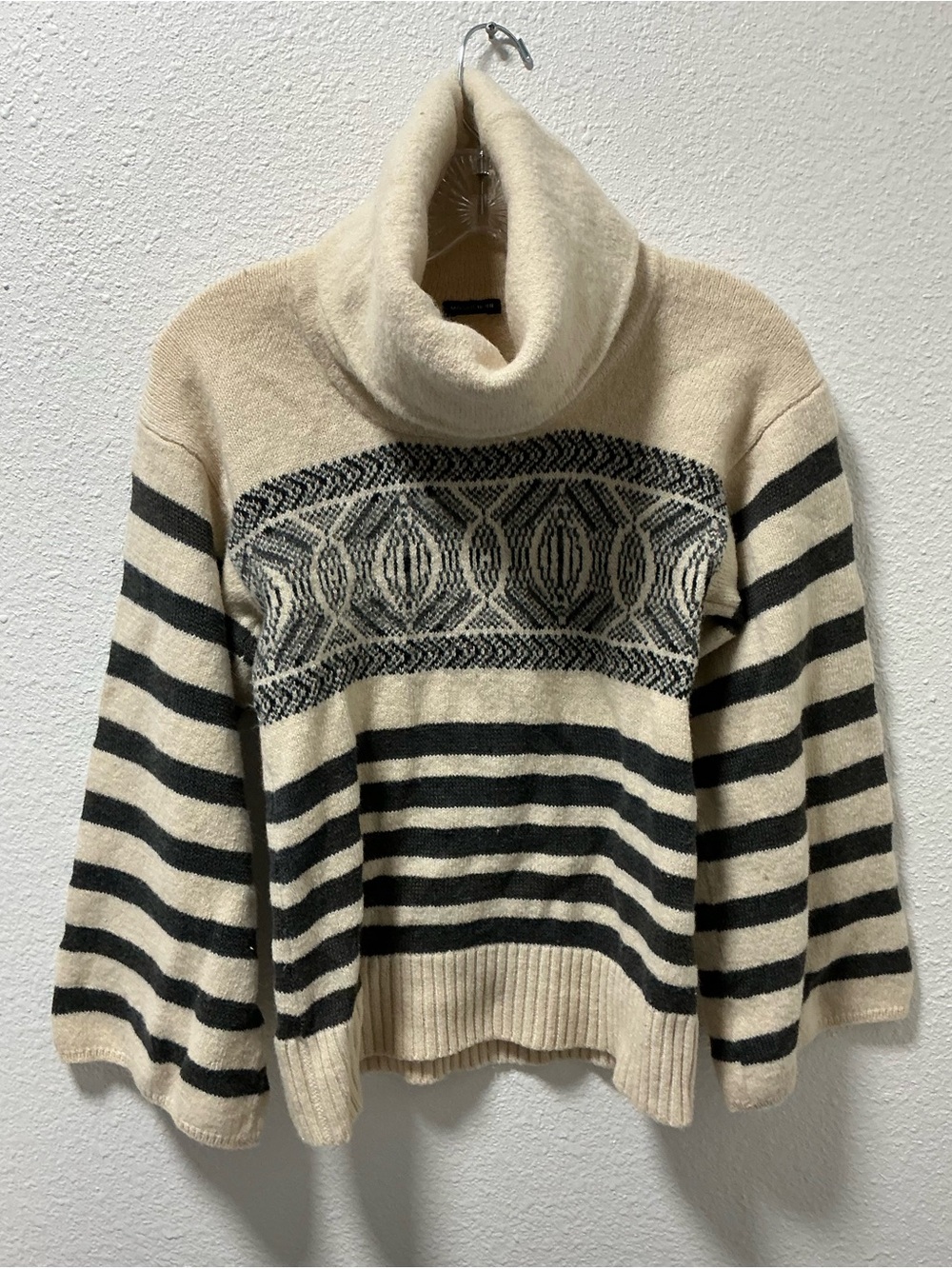 Magaschoni Cashmere knit CreamSweater girls cowl neck geometric striped